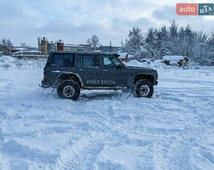 Серый Ниссан Патрол, объемом двигателя 2.8 л и пробегом 238 тыс. км за 14500 $, фото 1 на Automoto.ua
