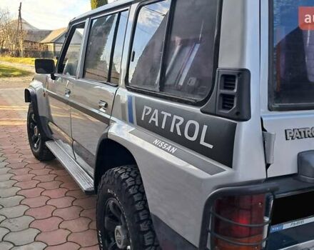 Серый Ниссан Патрол, объемом двигателя 2.8 л и пробегом 300 тыс. км за 9997 $, фото 23 на Automoto.ua