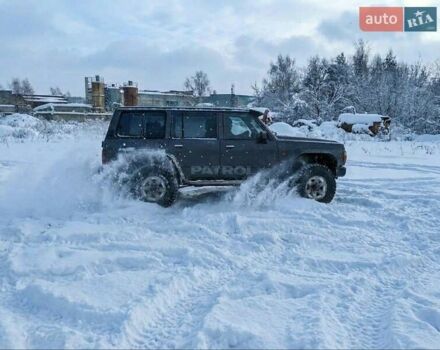 Серый Ниссан Патрол, объемом двигателя 2.8 л и пробегом 238 тыс. км за 14500 $, фото 2 на Automoto.ua