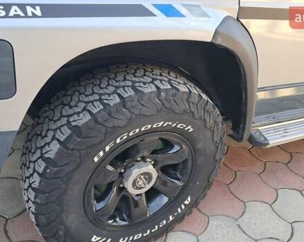 Серый Ниссан Патрол, объемом двигателя 2.8 л и пробегом 300 тыс. км за 9997 $, фото 7 на Automoto.ua