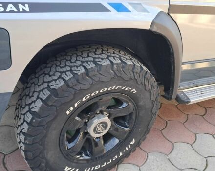 Серый Ниссан Патрол, объемом двигателя 2.8 л и пробегом 234 тыс. км за 9999 $, фото 6 на Automoto.ua