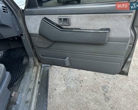 Сірий Ніссан Патрол, об'ємом двигуна 3 л та пробігом 296 тис. км за 12800 $, фото 25 на Automoto.ua