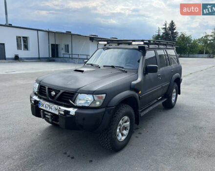 Серый Ниссан Патрол, объемом двигателя 3 л и пробегом 295 тыс. км за 17800 $, фото 10 на Automoto.ua