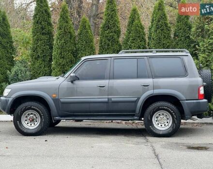 Серый Ниссан Патрол, объемом двигателя 3 л и пробегом 446 тыс. км за 15900 $, фото 6 на Automoto.ua