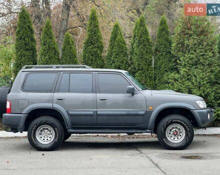 Серый Ниссан Патрол, объемом двигателя 3 л и пробегом 446 тыс. км за 15900 $, фото 1 на Automoto.ua