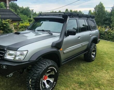 Серый Ниссан Патрол, объемом двигателя 0 л и пробегом 320 тыс. км за 2950 $, фото 1 на Automoto.ua