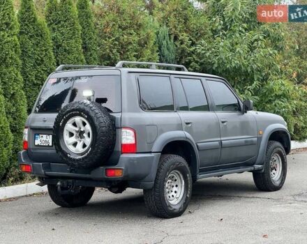 Серый Ниссан Патрол, объемом двигателя 3 л и пробегом 446 тыс. км за 15900 $, фото 2 на Automoto.ua