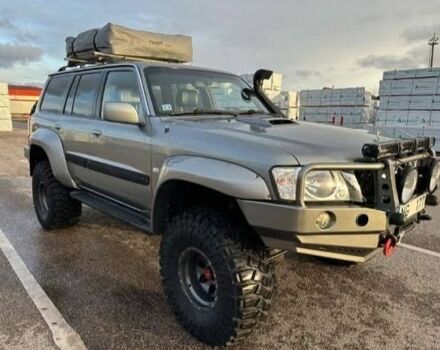 Сірий Ніссан Патрол, об'ємом двигуна 3 л та пробігом 244 тис. км за 3838 $, фото 2 на Automoto.ua