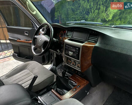 Сірий Ніссан Патрол, об'ємом двигуна 3 л та пробігом 250 тис. км за 19500 $, фото 6 на Automoto.ua