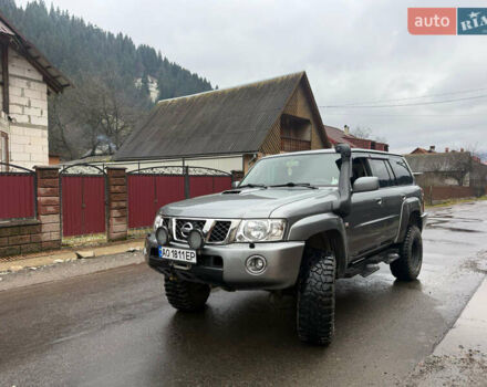 Сірий Ніссан Патрол, об'ємом двигуна 2.95 л та пробігом 283 тис. км за 30000 $, фото 1 на Automoto.ua