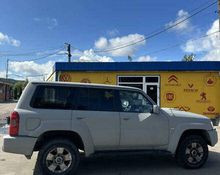 Серый Ниссан Патрол, объемом двигателя 3 л и пробегом 283 тыс. км за 20000 $, фото 6 на Automoto.ua