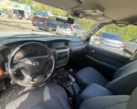 Серый Ниссан Патрол, объемом двигателя 3 л и пробегом 283 тыс. км за 20000 $, фото 12 на Automoto.ua