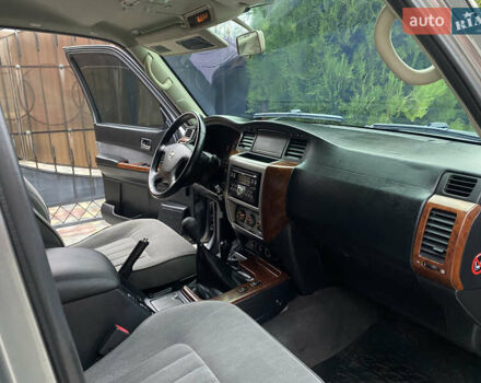 Сірий Ніссан Патрол, об'ємом двигуна 3 л та пробігом 250 тис. км за 19500 $, фото 7 на Automoto.ua
