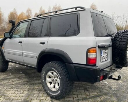 Серый Ниссан Патрол, объемом двигателя 3 л и пробегом 200 тыс. км за 4000 $, фото 5 на Automoto.ua