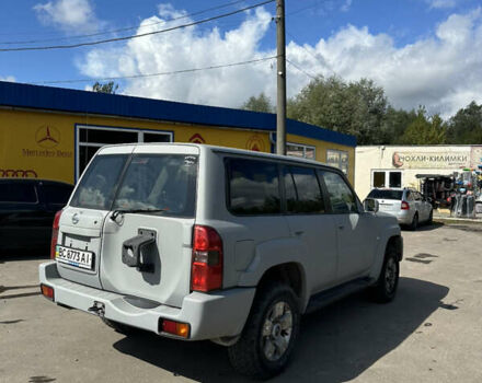 Серый Ниссан Патрол, объемом двигателя 3 л и пробегом 283 тыс. км за 20000 $, фото 5 на Automoto.ua