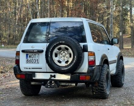 Серый Ниссан Патрол, объемом двигателя 3 л и пробегом 230 тыс. км за 3100 $, фото 3 на Automoto.ua