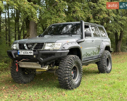 Серый Ниссан Патрол, объемом двигателя 2.5 л и пробегом 200 тыс. км за 66006 $, фото 8 на Automoto.ua