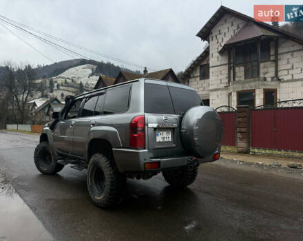 Сірий Ніссан Патрол, об'ємом двигуна 2.95 л та пробігом 283 тис. км за 30000 $, фото 4 на Automoto.ua