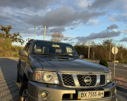 Серый Ниссан Патрол, объемом двигателя 2.95 л и пробегом 369 тыс. км за 19000 $, фото 8 на Automoto.ua