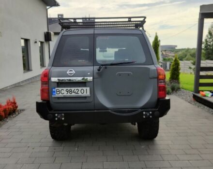 Серый Ниссан Патрол, объемом двигателя 3 л и пробегом 140 тыс. км за 19500 $, фото 2 на Automoto.ua