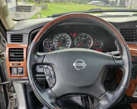 Серый Ниссан Патрол, объемом двигателя 3 л и пробегом 140 тыс. км за 19500 $, фото 7 на Automoto.ua