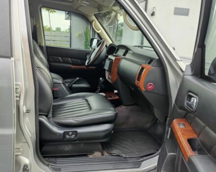 Серый Ниссан Патрол, объемом двигателя 3 л и пробегом 140 тыс. км за 19500 $, фото 3 на Automoto.ua