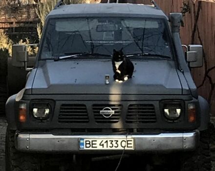 Сірий Ніссан Патрол, об'ємом двигуна 4.2 л та пробігом 280 тис. км за 12000 $, фото 1 на Automoto.ua