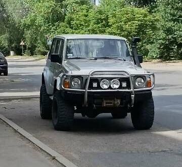 Ніссан Патрол 1994 у Покровском на Automoto.ua Сірий Ніссан Патрол, об'ємом двигуна 0 л та пробігом 100 тис. км за 6000 $, фото 1 на Automoto.ua