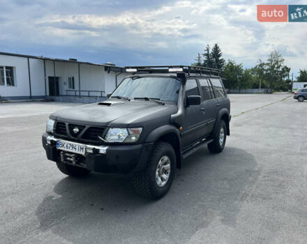 Серый Ниссан Патрол, объемом двигателя 3 л и пробегом 295 тыс. км за 17800 $, фото 1 на Automoto.ua