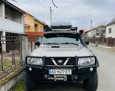 Серый Ниссан Патрол, объемом двигателя 3 л и пробегом 291 тыс. км за 17500 $, фото 1 на Automoto.ua
