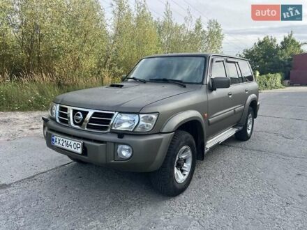 Сірий Ніссан Патрол, об'ємом двигуна 3 л та пробігом 420 тис. км за 15500 $, фото 1 на Automoto.ua