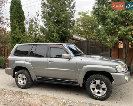 Серый Ниссан Патрол, объемом двигателя 3 л и пробегом 250 тыс. км за 19500 $, фото 1 на Automoto.ua