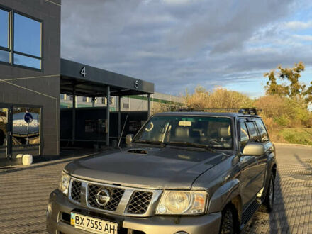 Серый Ниссан Патрол, объемом двигателя 2.95 л и пробегом 369 тыс. км за 19000 $, фото 1 на Automoto.ua