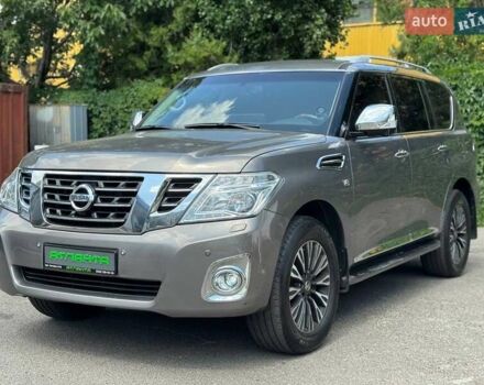 Серый Ниссан Патрол, объемом двигателя 5.6 л и пробегом 220 тыс. км за 19900 $, фото 1 на Automoto.ua