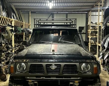 Синий Ниссан Патрол, объемом двигателя 2.8 л и пробегом 300 тыс. км за 6900 $, фото 1 на Automoto.ua