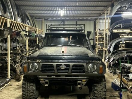 Синій Ніссан Патрол, об'ємом двигуна 2.8 л та пробігом 300 тис. км за 6900 $, фото 1 на Automoto.ua