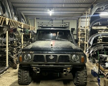 Синий Ниссан Патрол, объемом двигателя 2.8 л и пробегом 300 тыс. км за 6900 $, фото 1 на Automoto.ua