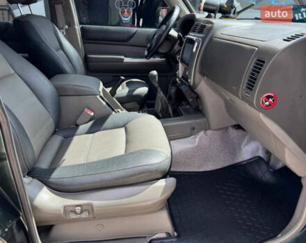 Зеленый Ниссан Патрол, объемом двигателя 4.2 л и пробегом 270 тыс. км за 26800 $, фото 11 на Automoto.ua