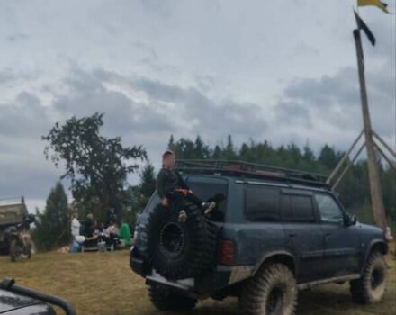 Зеленый Ниссан Патрол, объемом двигателя 2.83 л и пробегом 300 тыс. км за 23000 $, фото 2 на Automoto.ua