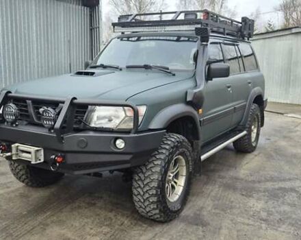 Зеленый Ниссан Патрол, объемом двигателя 2.95 л и пробегом 350 тыс. км за 27900 $, фото 4 на Automoto.ua