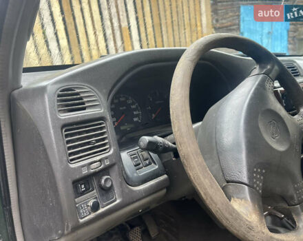 Зеленый Ниссан Патрол, объемом двигателя 2.95 л и пробегом 300 тыс. км за 9800 $, фото 4 на Automoto.ua