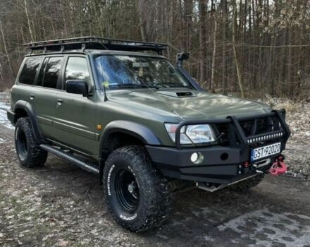 Зелений Ніссан Патрол, об'ємом двигуна 3 л та пробігом 205 тис. км за 4750 $, фото 1 на Automoto.ua
