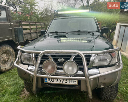 Зеленый Ниссан Патрол, объемом двигателя 2.95 л и пробегом 300 тыс. км за 9800 $, фото 12 на Automoto.ua