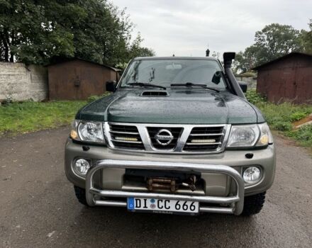 Зеленый Ниссан Патрол, объемом двигателя 3 л и пробегом 212 тыс. км за 8600 $, фото 1 на Automoto.ua