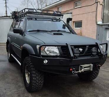 Зелений Ніссан Патрол, об'ємом двигуна 2.95 л та пробігом 350 тис. км за 27900 $, фото 1 на Automoto.ua