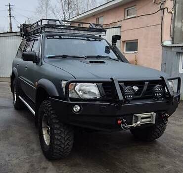 Зеленый Ниссан Патрол, объемом двигателя 2.95 л и пробегом 350 тыс. км за 27900 $, фото 1 на Automoto.ua