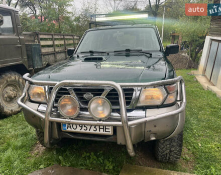 Зеленый Ниссан Патрол, объемом двигателя 2.95 л и пробегом 300 тыс. км за 9800 $, фото 1 на Automoto.ua
