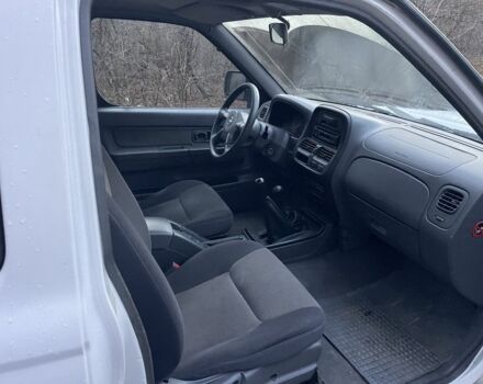 Белый Ниссан Пикап, объемом двигателя 0 л и пробегом 190 тыс. км за 6200 $, фото 9 на Automoto.ua