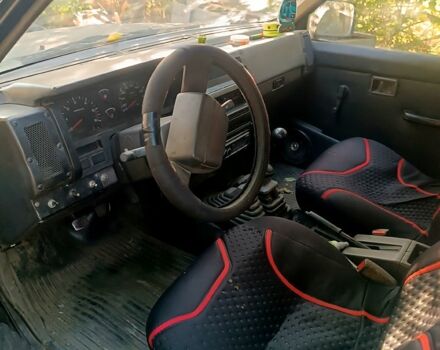 Черный Ниссан Пикап, объемом двигателя 2.5 л и пробегом 0 тыс. км за 3000 $, фото 2 на Automoto.ua