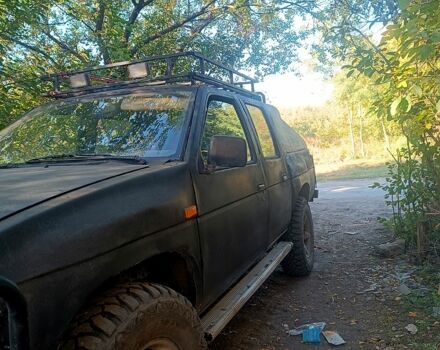 Чорний Ніссан Пікап, об'ємом двигуна 2.5 л та пробігом 0 тис. км за 2500 $, фото 1 на Automoto.ua